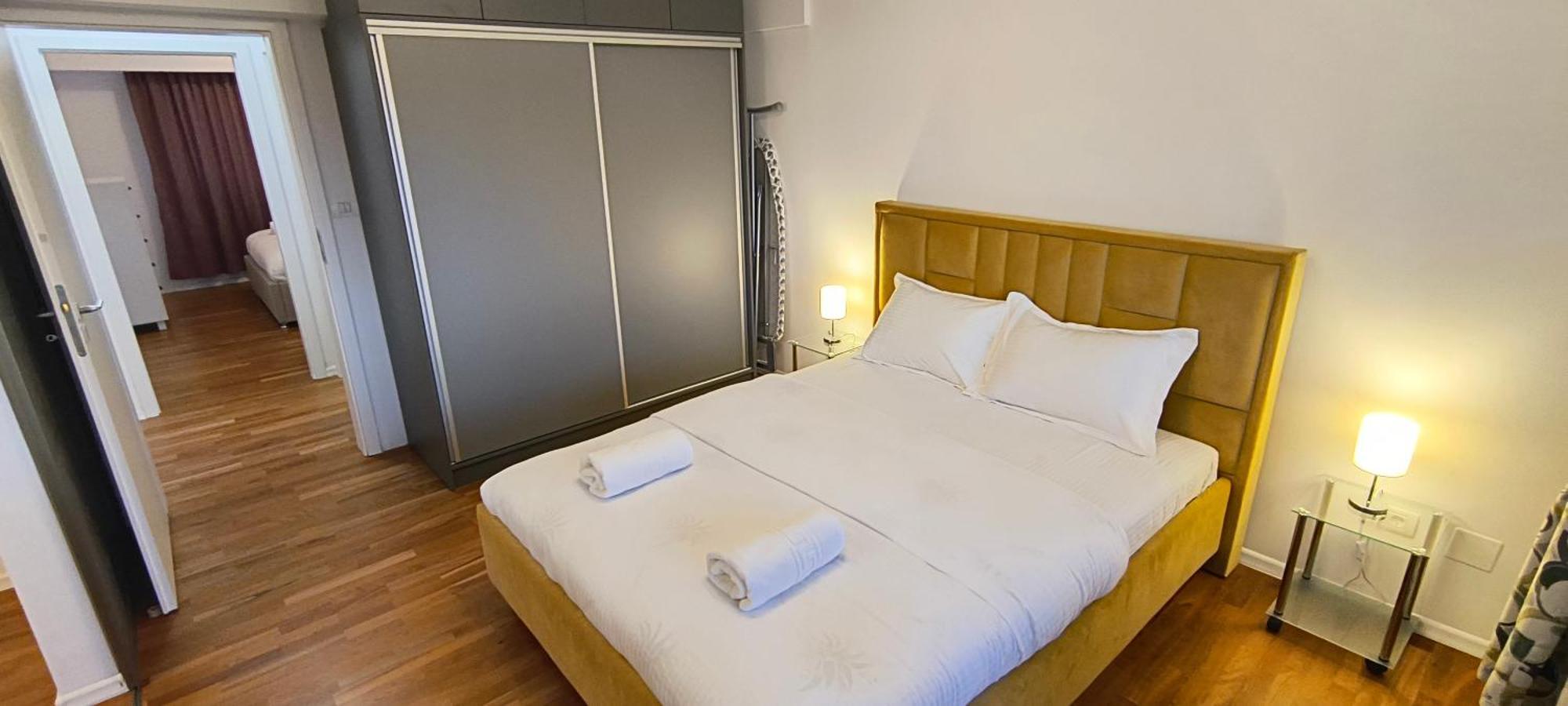 Luxury Intercontinental 4 Bedrooms Old Brand New * בוקרשט
