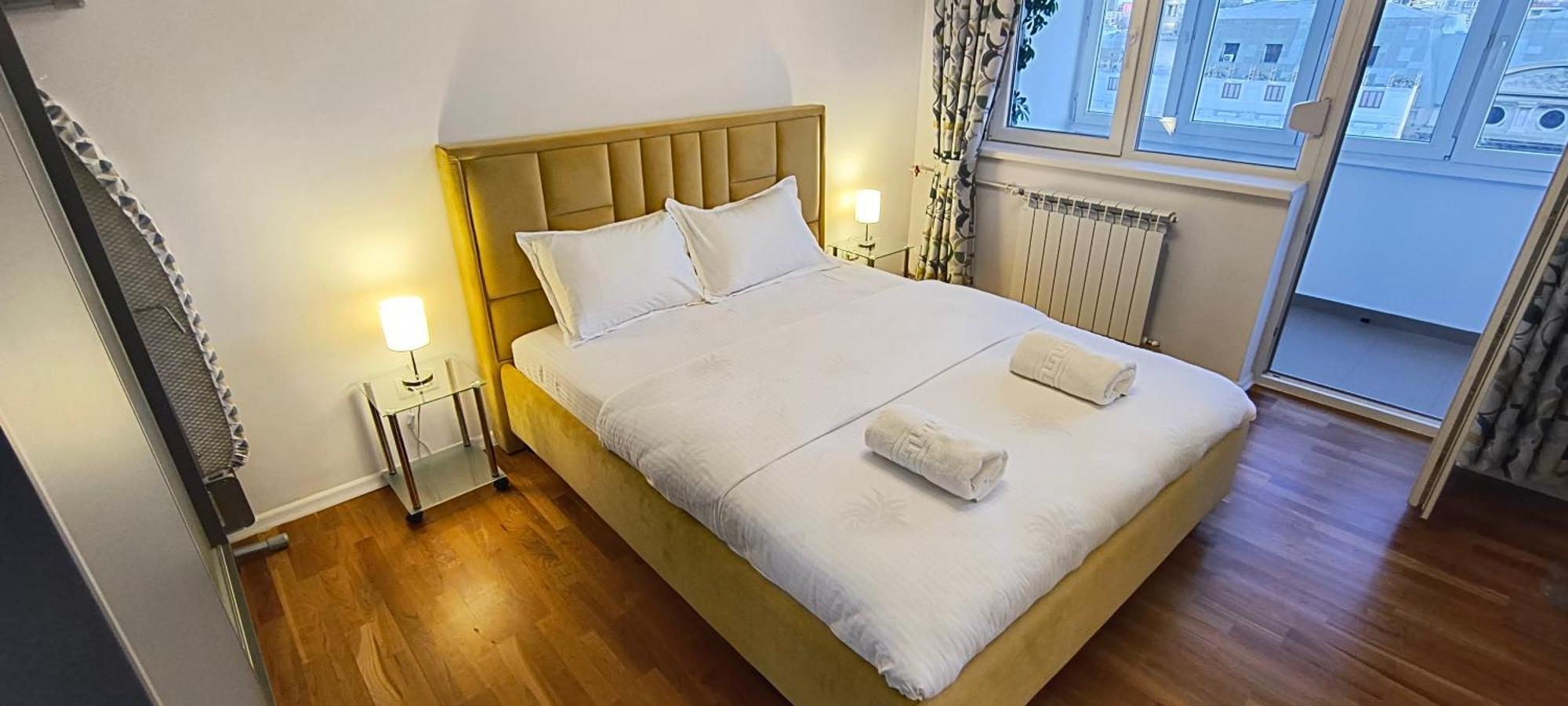 Luxury Intercontinental 4 Bedrooms Old Brand New בוקרשט
