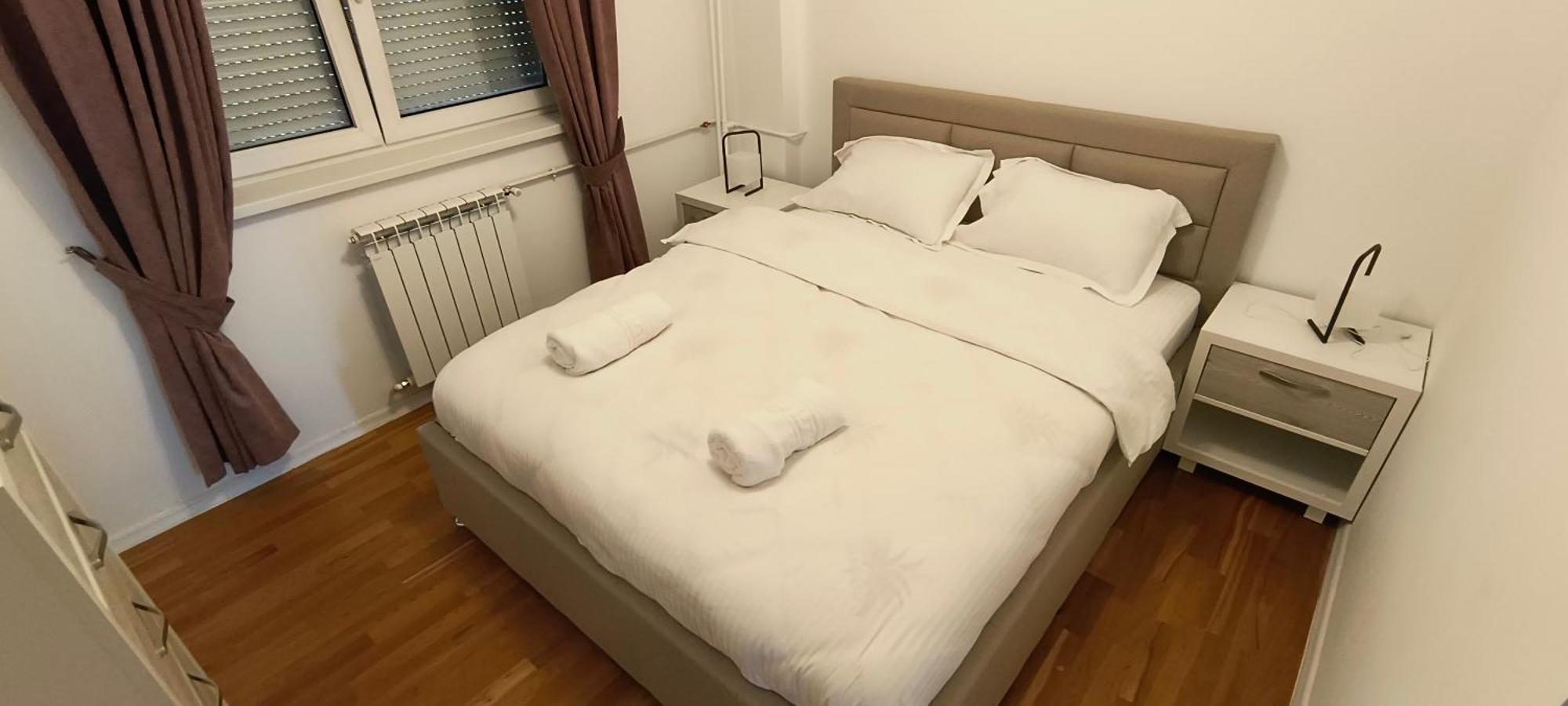 Luxury Intercontinental 4 Bedrooms Old Brand New * בוקרשט