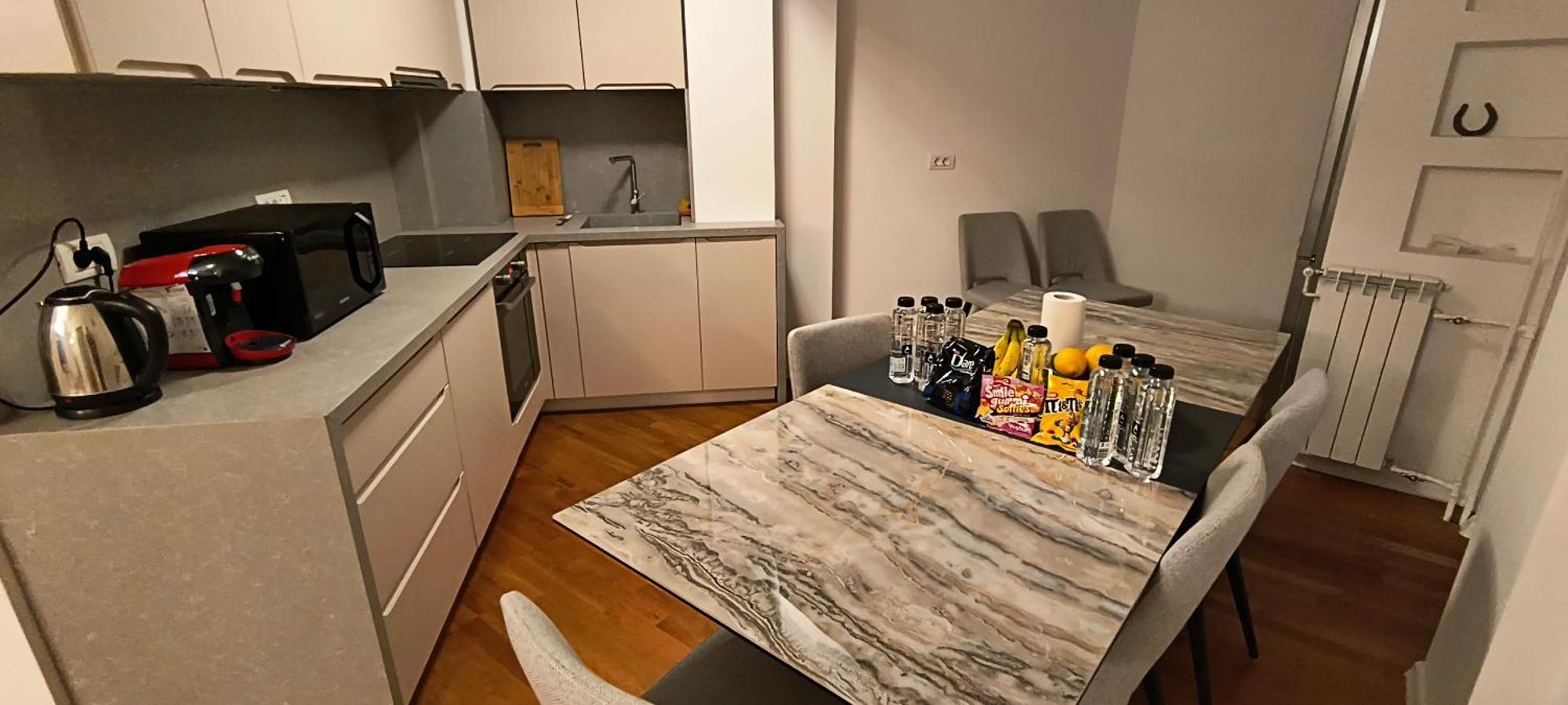 Luxury Intercontinental 4 Bedrooms Old Brand New דירה *