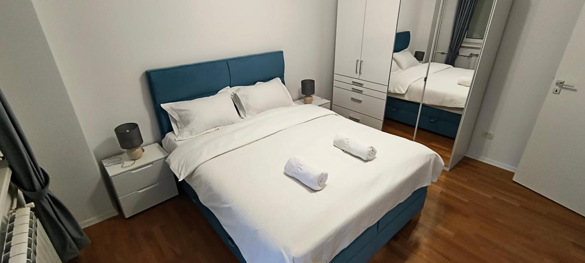 Luxury Intercontinental 4 Bedrooms Old Brand New * בוקרשט